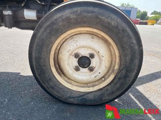 Tracteur agricole Renault 551 S - 9