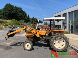 Tracteur agricole Renault 551 S - 1