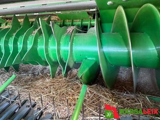 Presse à balles rondes John Deere V 451 M - 4