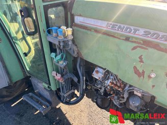 Tracteur agricole Fendt 208 P - 11