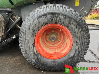 Presse à balles rondes Fendt 7160V - 3
