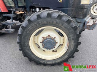 Tracteur agricole New Holland M 100 - 8