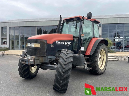 Tracteur agricole New Holland M 100 - 1