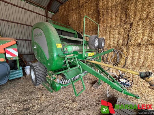 Presse à balles rondes McHale V640 - 1