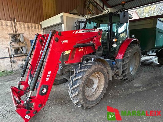 Tracteur agricole Massey Ferguson 5612 - 1