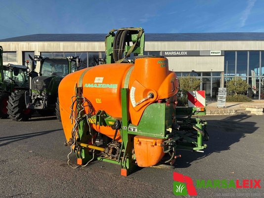 Pulvérisateur porté Amazone UF 901 - 1