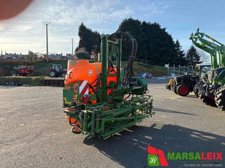 Pulvérisateur porté Amazone UF 901 - 3