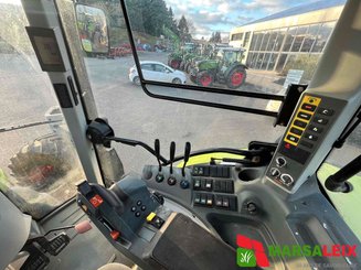 Tracteur agricole Claas Arion 520 - 17