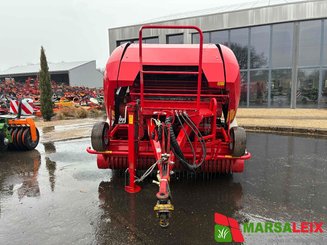 Presse à balles rondes Lely-Welger RP 245 - 1