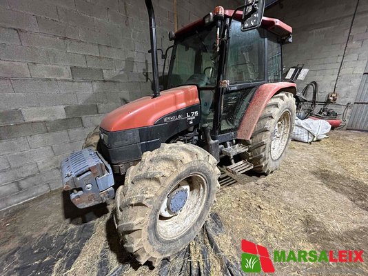 Tracteur agricole New Holland L75 - 1