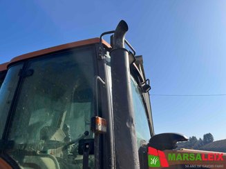 Tracteur agricole Renault ARES 556 RZ  - 9